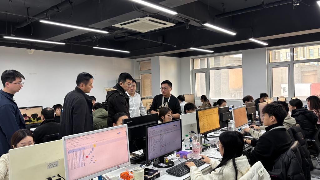 智啟未來，院企共融 人工智能學(xué)院院長牛翔一行赴網(wǎng)絡(luò)科技研發(fā)企業(yè)調(diào)研